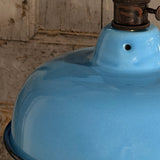 Suspension, lampe industrielle en tôle émaillée bleu clair – luminaire abat jour atelier
