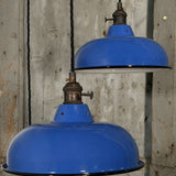 Suspension, lampe industrielle en tôle émaillée bleu foncé – luminaire abat jour atelier