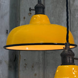 Suspension, lampe industrielle en tôle émaillée jaune – luminaire abat jour atelier