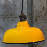 Suspension, lampe industrielle en tôle émaillée jaune – luminaire abat jour atelier