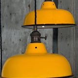 Suspension, lampe industrielle en tôle émaillée jaune – luminaire abat jour atelier
