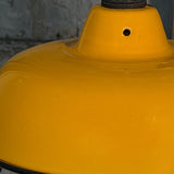 Suspension, lampe industrielle en tôle émaillée jaune – luminaire abat jour atelier