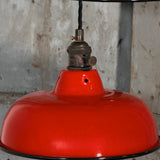 Suspension, lampe industrielle en tôle émaillée rouge – luminaire abat jour atelier