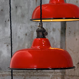 Suspension, lampe industrielle en tôle émaillée rouge – luminaire abat jour atelier
