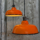 Suspension, lampe industrielle en tôle émaillée terracotta– luminaire abat jour atelier