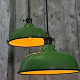 Suspension, lampe industrielle en tôle émaillée vert anglais – luminaire abat jour atelier
