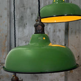 Suspension, lampe industrielle en tôle émaillée vert anglais – luminaire abat jour atelier