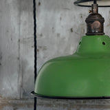 Suspension, lampe industrielle en tôle émaillée vert anglais – luminaire abat jour atelier