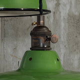 Suspension, lampe industrielle en tôle émaillée vert anglais – luminaire abat jour atelier