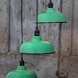 Suspension, lampe industrielle en tôle émaillée vert clair - luminaire abat jour atelier