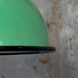 Suspension, lampe industrielle en tôle émaillée vert clair - luminaire abat jour atelier