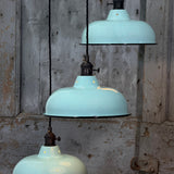 Suspension, lampe industrielle en tôle émaillée vert d'eau,  luminaire abat jour atelier