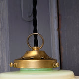 Suspension ancienne en opaline vert, abat-jour festonné vintage, luminaire campagne chic