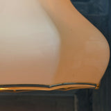 Suspension ancienne en opaline creme, abat-jour festonné vintage, luminaire campagne chic