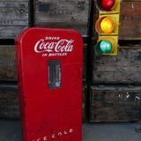ancien distributeur frigo americain COCA COLA dans son jus