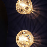 tres grande lettre E d'ancienne enseigne lumineuse façon fete foraine