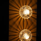 tres grande lettre F d'ancienne enseigne lumineuse façon fete foraine