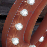 tres grande lettre a d'ancienne enseigne lumineuse façon fete foraine