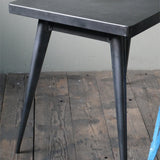 La célèbre table 55 Tolix patine graphite