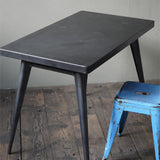 La célèbre table 55 Tolix patine graphite