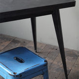 La célèbre table 55 Tolix patine graphite
