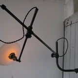 Rare Lampe applique O.C. White Industrielle opaline blanche