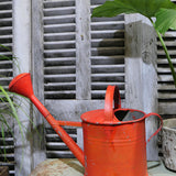 Arrosoir en zinc rouge