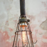 lustre de 3 baladeuse industrielle des USA equipant les caves de new York