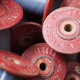 bobine filature rouge fil bleu stock vintage