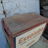 ancienne caisse bois Essolube pour bidons d'huile