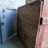 ancienne caisse bois Essolube pour bidons d'huile