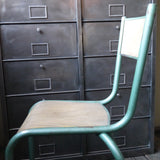serie de 6 chaises d'ecole Mullca patine d'origine