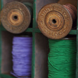meuble metier en bois 45 casiers avec ancienne bobine
