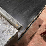 comptoir en bois  d'une quincaillerie patine grise d'origine