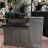 comptoir en bois  d'une quincaillerie patine grise d'origine