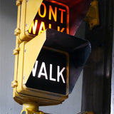 New York feu dont walk americain vintage USA jaune d'origine avec fixations murale