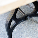 grande table industrielle plateau ancien chene massif pietement fonte