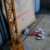 Ancienne grue avec conducteur, jouet enfant
