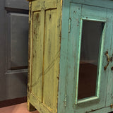 Enfilade ancienne vitrée patine verte, meuble de métier vintage, buffet campagne chic