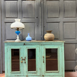 Enfilade ancienne vitrée patine verte, meuble de métier vintage, buffet campagne chic