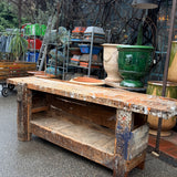 Établi ancien d’ébéniste en bois massif – établi d’atelier vintage – meuble de métier industriel