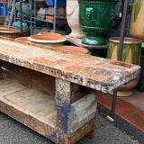 Établi ancien d’ébéniste en bois massif – établi d’atelier vintage – meuble de métier industriel