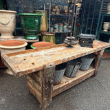 Établi ancien d’ébéniste en bois massif – établi d’atelier vintage – meuble de métier industriel