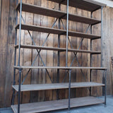grande etagere bibliotheque de boutique Parisienne
