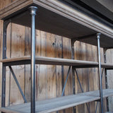 grande etagere bibliotheque de boutique Parisienne