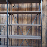 grande etagere bibliotheque de boutique Parisienne