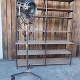 grande etagere bibliotheque de boutique Parisienne