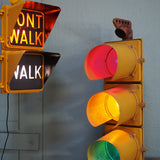 New York feu dont walk americain vintage USA jaune d'origine avec fixations murale