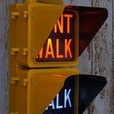 New York feu dont walk americain vintage USA jaune d'origine avec fixations murale