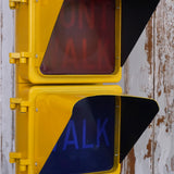 New York feu dont walk americain vintage USA jaune d'origine avec fixations murale